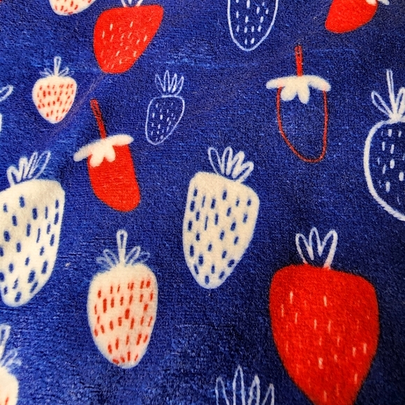 Baby Blanket 30" x 40" and 2 Headwraps Blue Red Strawberries 3-pc Gift Set NWT - Picture 6 of 8